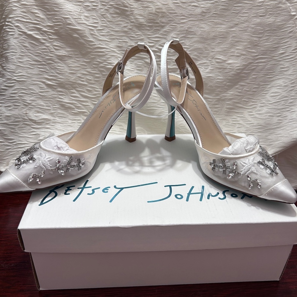 Betsey Johnson Dressy White Heels - Picture 2 of 10